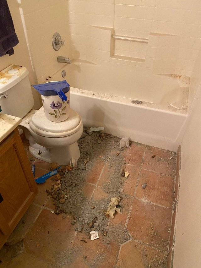 Detailed deep cleaning work in a home